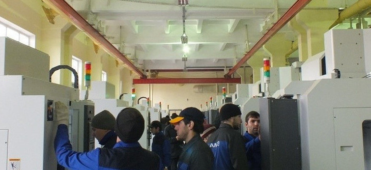 Директор Авиамеханического завода в Каспийске Рашид Джалилов отозвался о трудоустроенном после Всероссийской ярмарки слесарем механосборочных работ